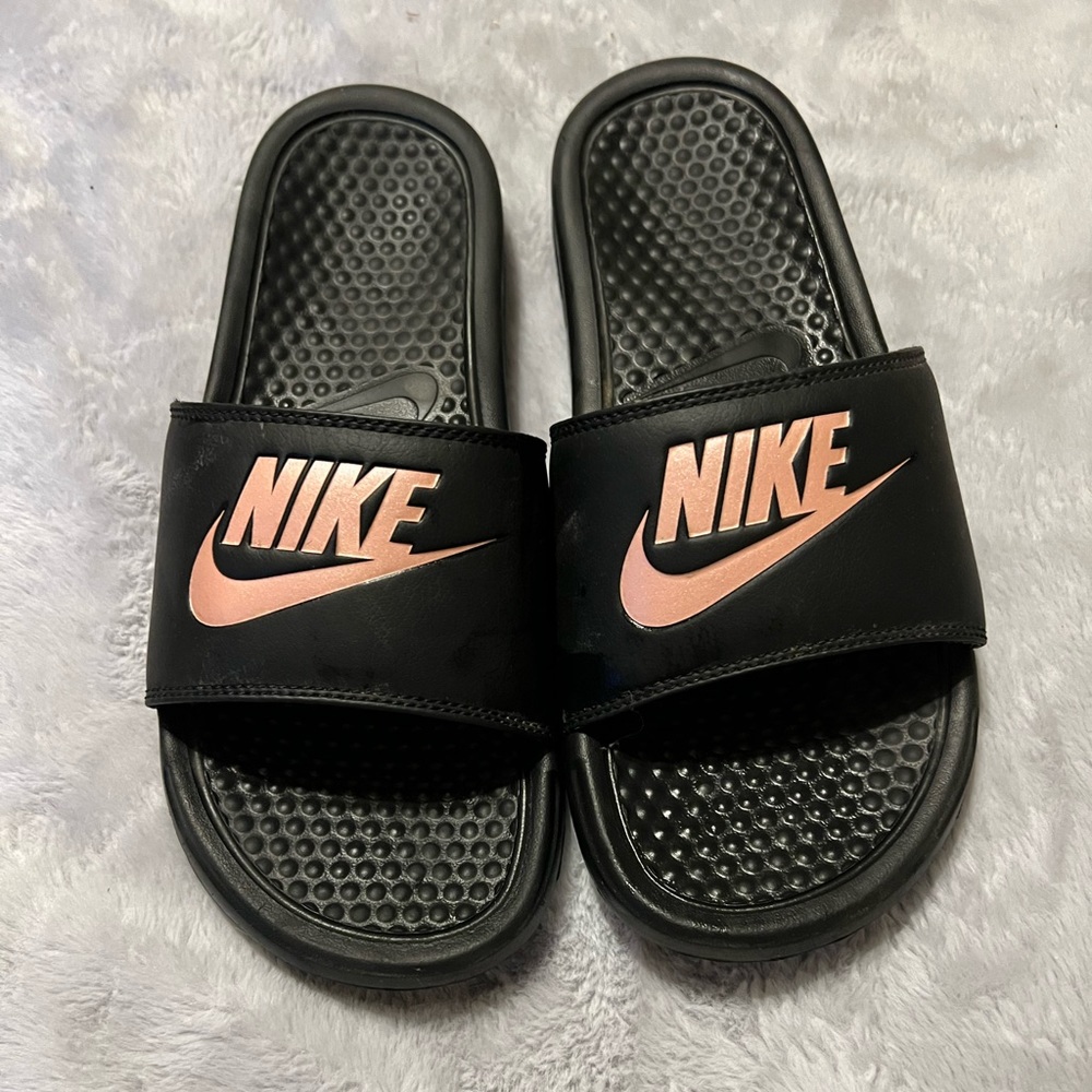 Nike slides/ sandals